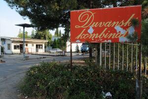 Za cigarete DKP-a zlatna i srebrna plaketa