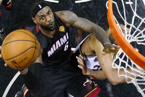 Lebron uništio Sparse