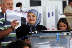 Anketa: Najviše glasova dobila Demokratska partija Kosova