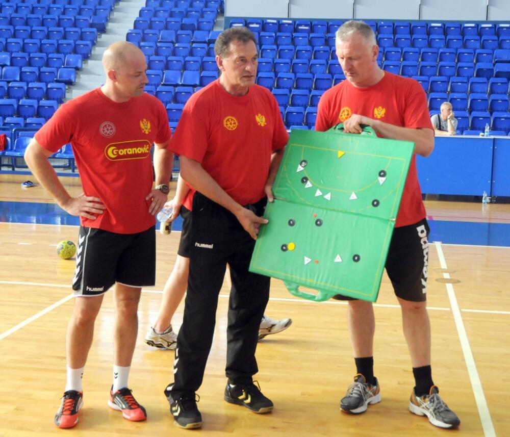 Kapisoda, Obradović, Davidović