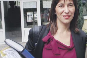 “Telefon mi se pokvario koliko si negativna”