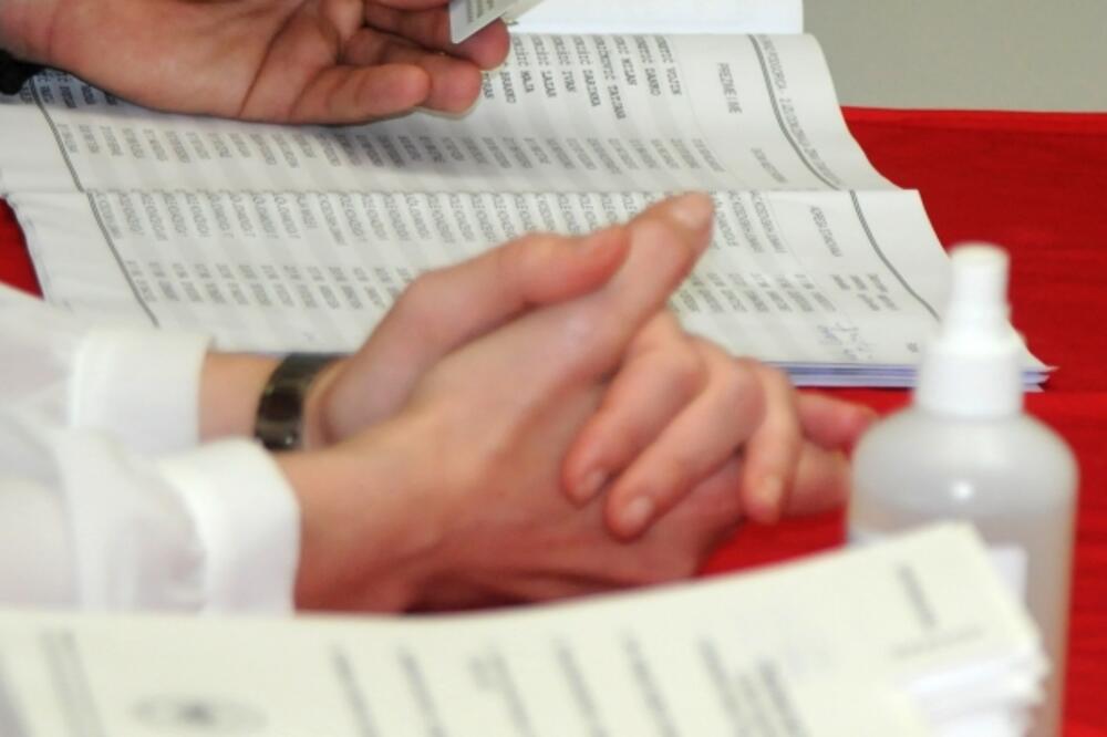 izbori, glasanje, Foto: Boris Pejović