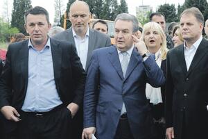 Opozicija bez donacija fizičkih lica, Vučelić dao najviše DPS-u u...
