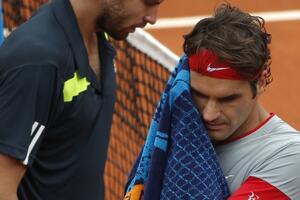 Novi šok na Rolan Garosu: Gulbis izbacio Federera