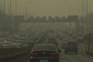 Kina iz saobraćaja isključuje šest miliona automobila