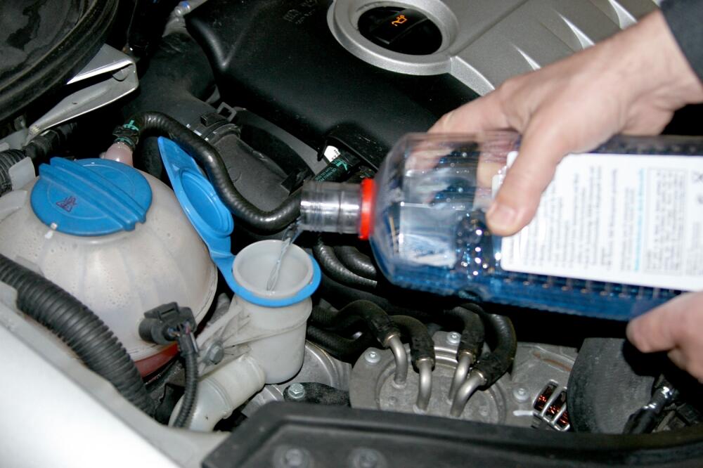 Tečnost za pranje vjetrobrana, Foto: ACE