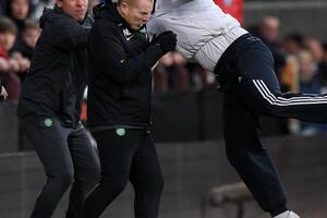 Mojes i Larson na meti Kelta