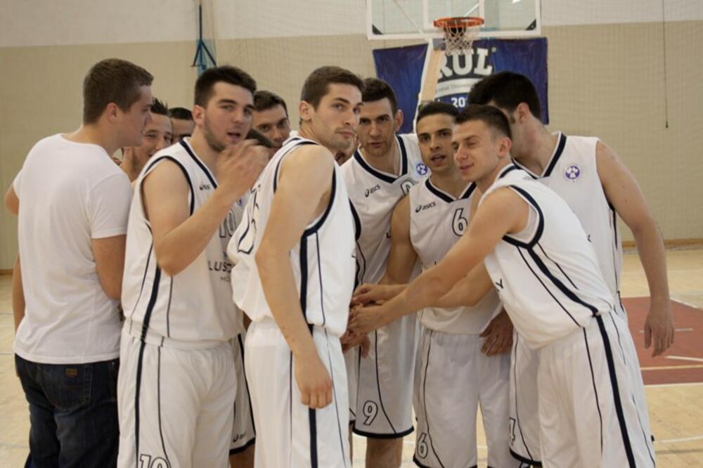 Univerzitetska košarkaša ekipa, Foto: Boris Brnović