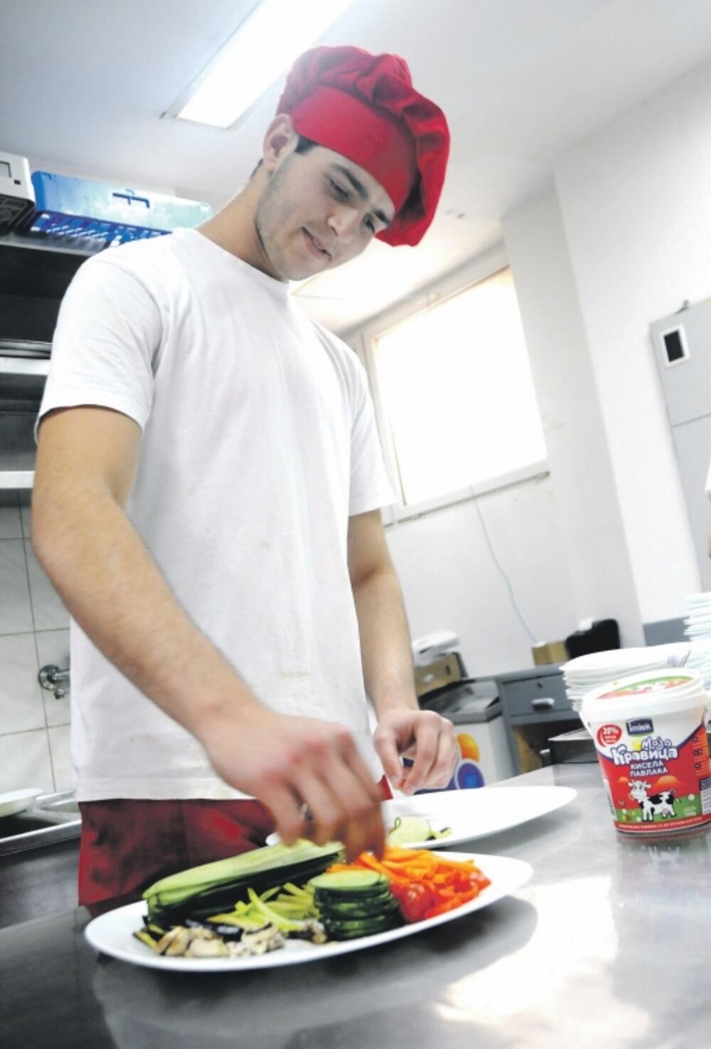 SSS Sergije Stanić, Kuvar