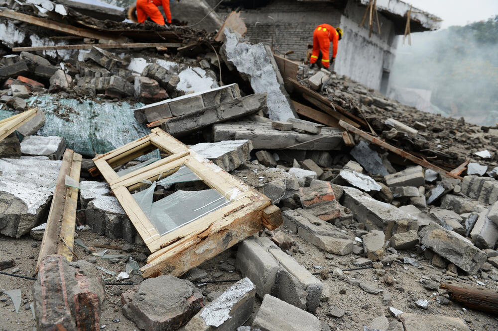srušena zgrada, ruševina, Foto: Shutterstock
