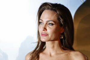 Star magazine: Anđelina Džoli je trudna