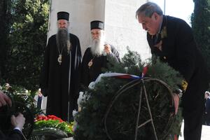 Amfilohije prvi put položio vijenac na spomenik na Gorici