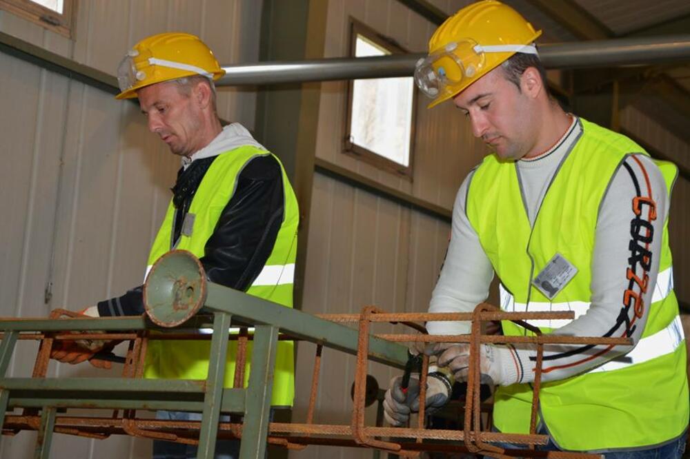 Azmont akademija, Foto: Azmont