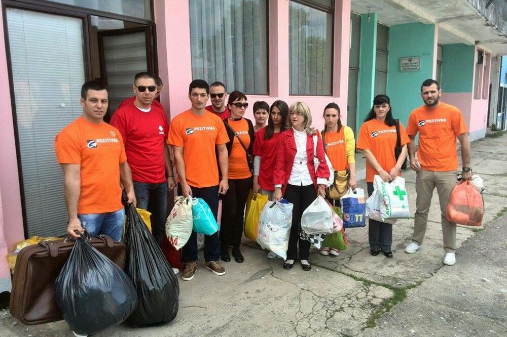 Pozitivna CG-SDP donacija Crvenom krstu, Foto: Pozitivna CG-SDP