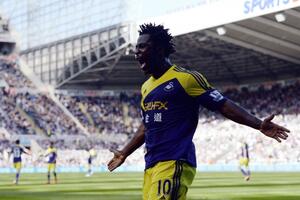 Borusija prati Bonija iz Svonsija