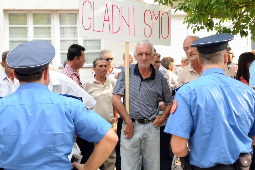 Radoje Dakić protest, Foto: Savo Prelević