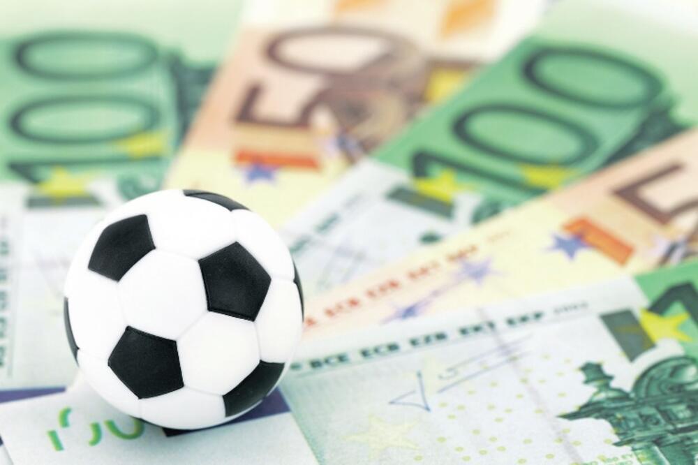 fudbal, novac, Foto: Shutterstock