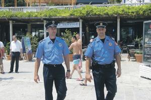 Podgorica: Policajci će dijeliti brošure pješacima