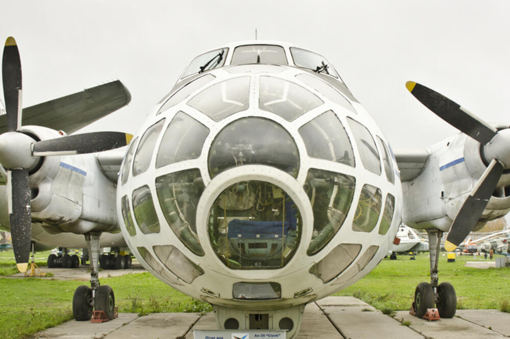 avion antonov An 30, Foto: Shutterstock