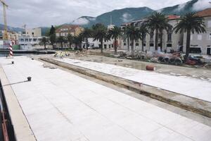 Tivat: Iako sezona počinje, na Pinama se uveliko gradi