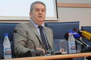 Kako Mugoša "zaboravlja": Od Rusa tražio sve, a Pejoviću poklanja