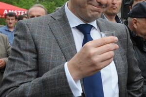 Velibor Ivanović: Ministar ne radi ama baš ništa korisno