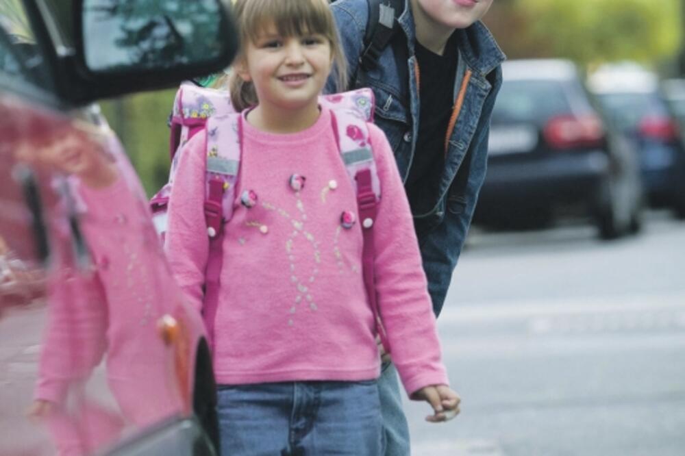 djeca, škola, djeca saobraćaj, Foto: Shutterstock