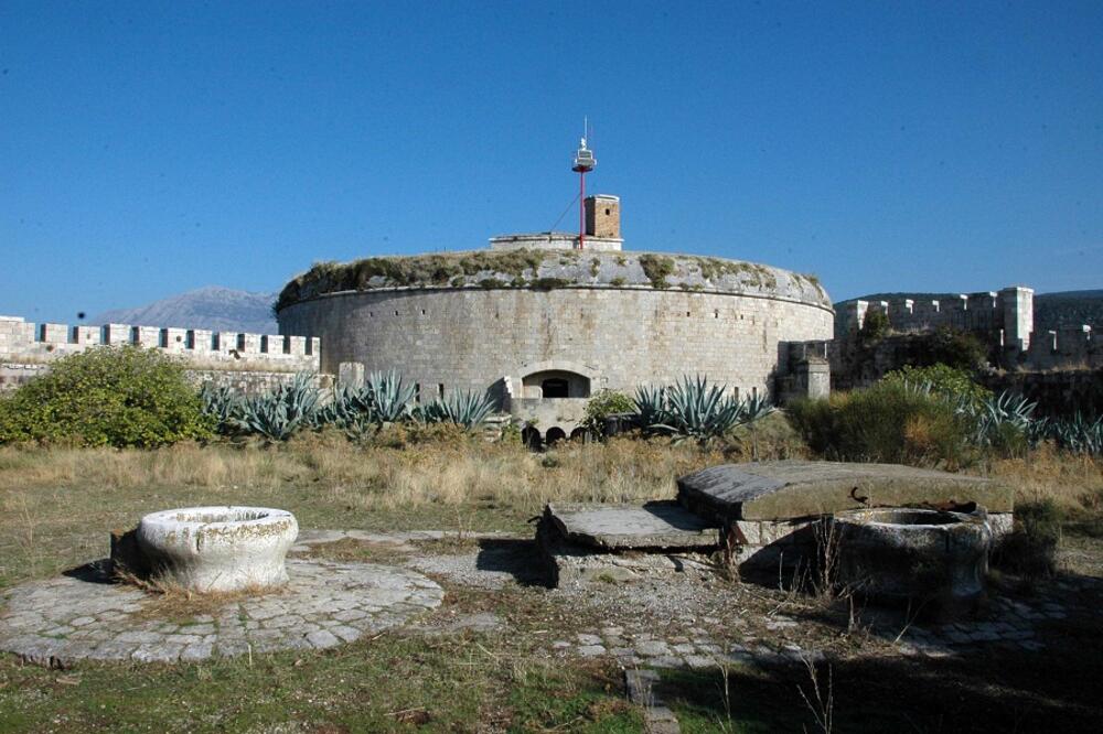 Mamula, Foto: Anto Baković