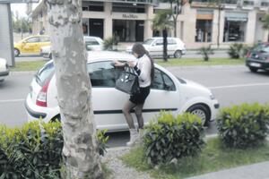 Tuča djevojaka u "Daliju", konobari ih razdvojili