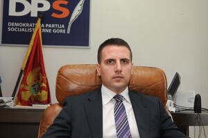 Vešović: DPS i Vlada od početka vode politiku prema EU i NATO
