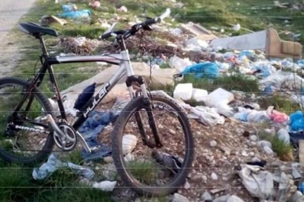 biciklo i smeće, Foto: Ozon