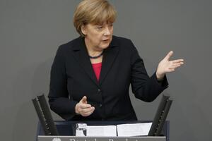 Merkel: Rusija ne smiruje krizu