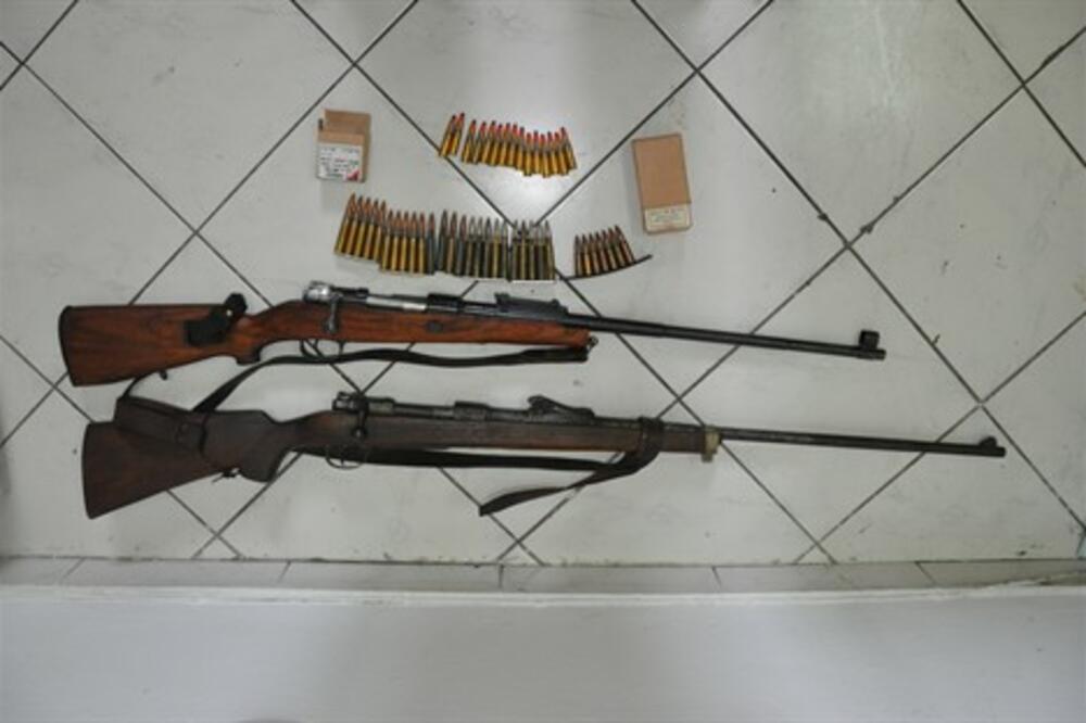 Kotor oružje, Foto: Uprava policije