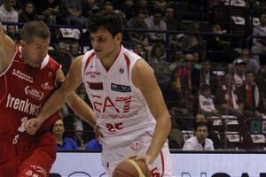 Đentile van terena mjesec i po