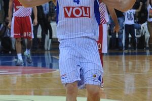 Budućnost Voli ubjedljiva, pobjeda Teoda