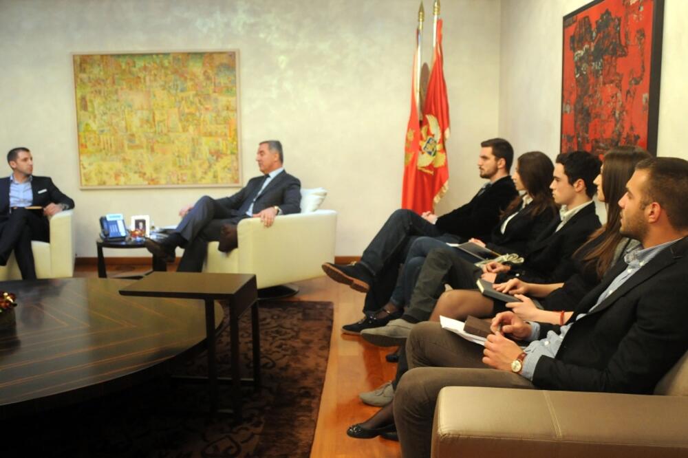 Đukanović sa studentima, Foto: Luka Zeković