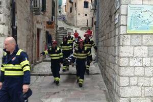 Kotor: Komunalnoj inspektorki pozlilo na bedemima