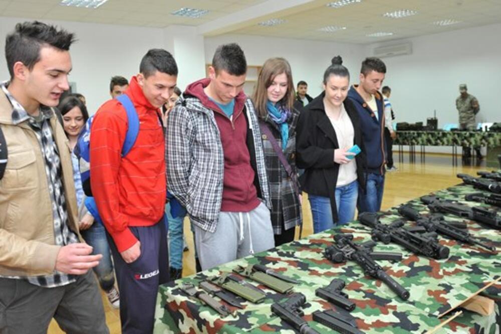 Srednjoškolci, Danilovgrad, Foto: Ministarstvo odbrane Crne Gore