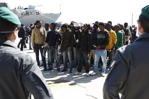Italija: Mornarica spasila 128 migranata