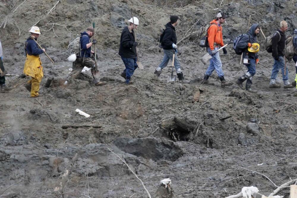 Spasioci, odron, Foto: Reuters
