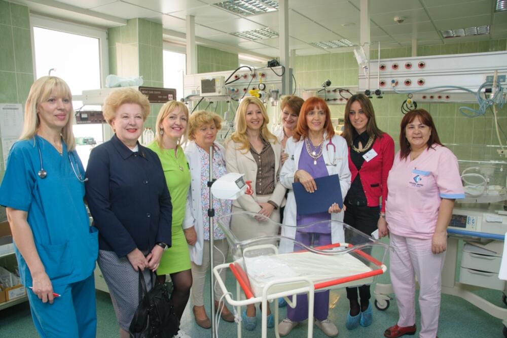 donacija centru za neonatologiju od radnika CKB-a, Foto: CKB