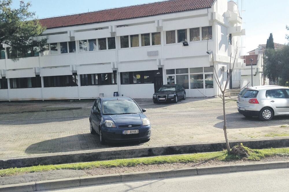 službena vozila Budva, Foto: Vuk Lajović