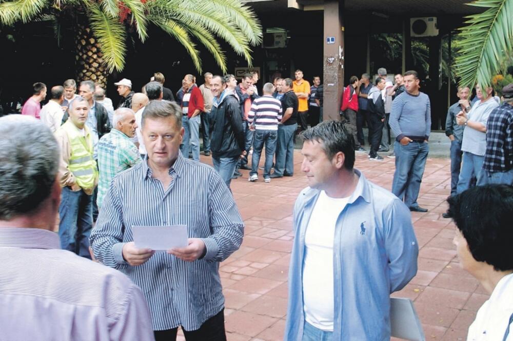 Zavod za izgradnju Bara, radnici, Foto: Anto Baković