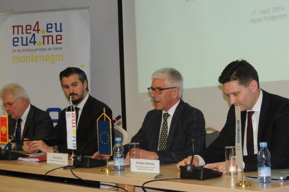 Okrugli sto, Foto: Vesko Belojević