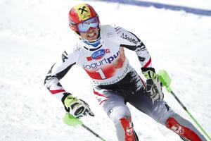 Hiršeru pobjeda i trofej u slalomu