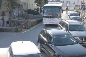 Herceg Novi: Autobusi idu kroz centar