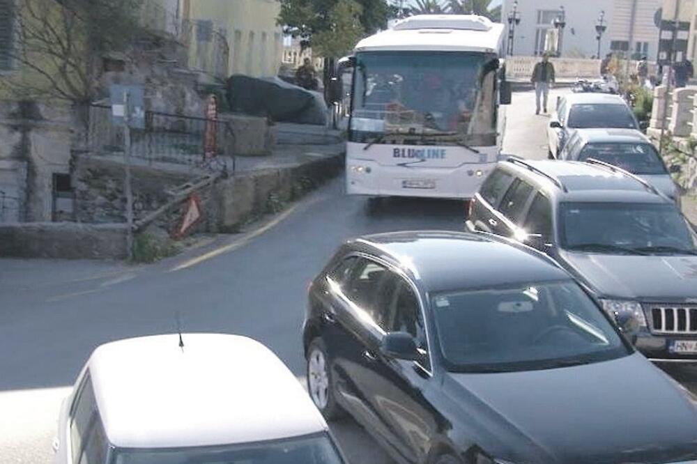 autobus, Herceg Novi, Foto: Slavica Kosić