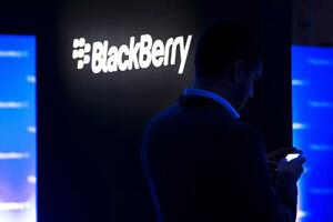 BlackBerry patent: Fizička tastatura koja prekriva ekran osjetljiv...