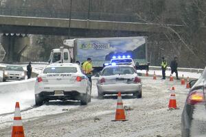 Sniježne mećave nastavljauju da haraju u SAD: Troje poginulo u...
