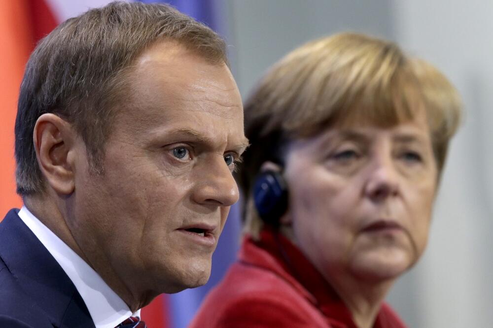 Donald Tusk, Angela Merkel, Foto: Beta/AP